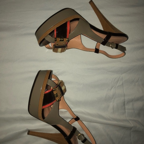 Shoes - Picture 1 of 3